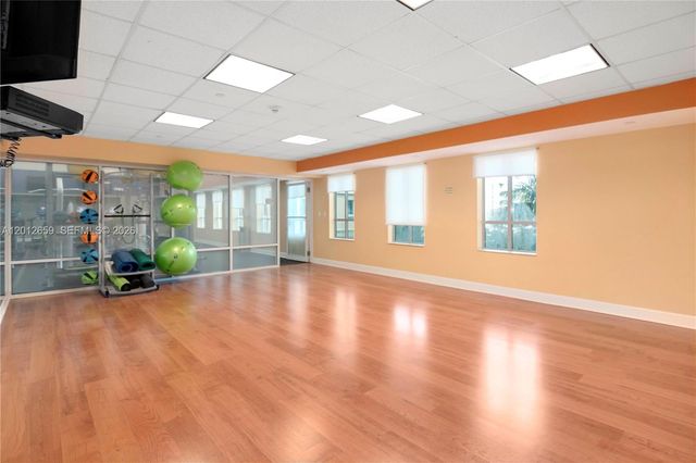 7355 SW 89th St 501N, Miami, FL 33156