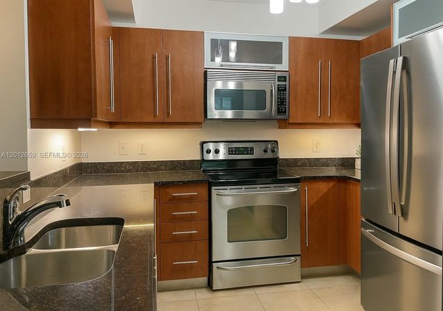 7355 SW 89th St 501N, Miami, FL 33156