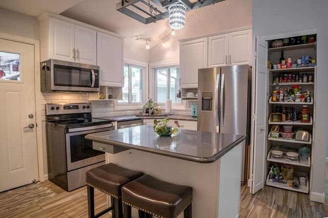 4033 Crossgate Court, Lawrence, KS 66047