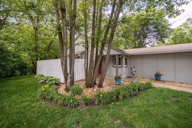 4033 Crossgate Court, Lawrence, KS 66047