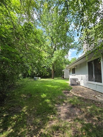 4033 Crossgate Court, Lawrence, KS 66047