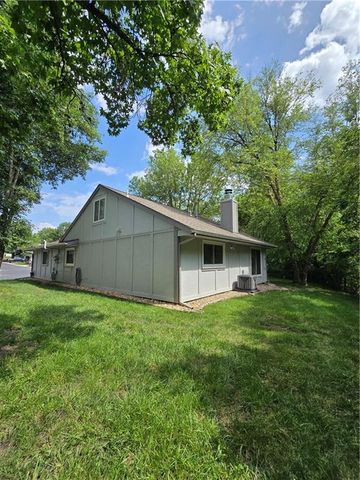 4033 Crossgate Court, Lawrence, KS 66047