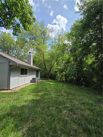 4033 Crossgate Court, Lawrence, KS 66047