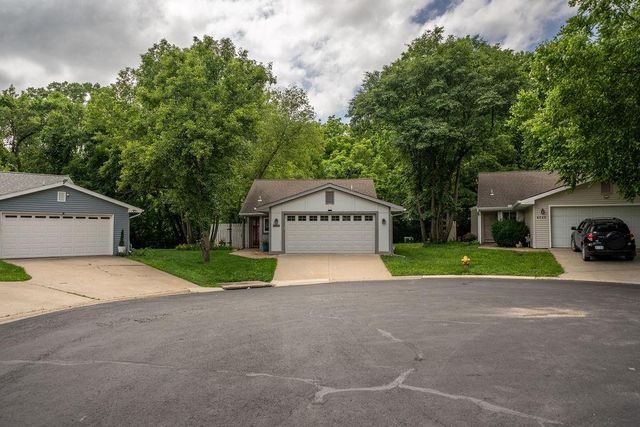 4033 Crossgate Court, Lawrence, KS 66047