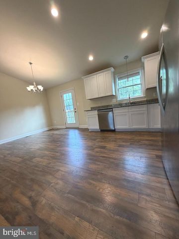 8112 LELAND, Manassas, VA 20111