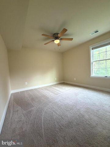 8112 LELAND, Manassas, VA 20111