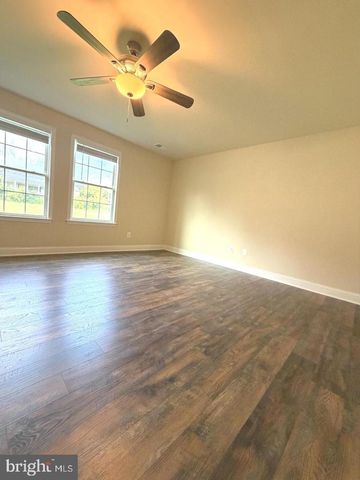 8112 LELAND, Manassas, VA 20111