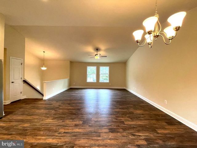 8112 LELAND, Manassas, VA 20111