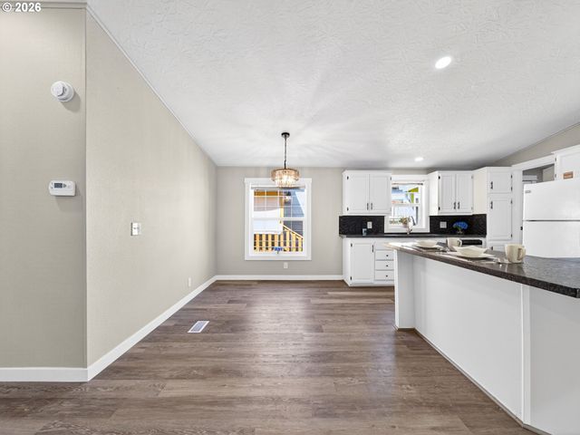 17520 Se 82ND Dr 2, Clackamas, OR 97015