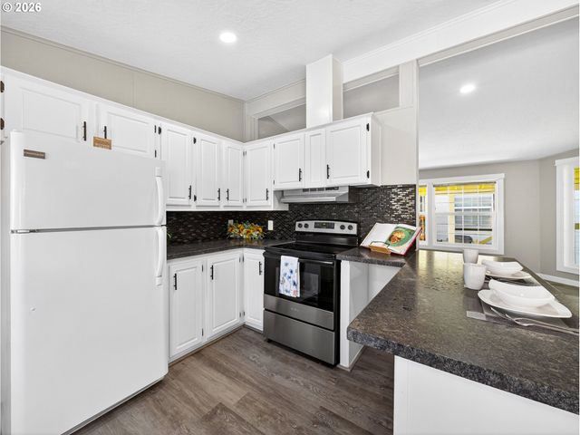 17520 Se 82ND Dr 2, Clackamas, OR 97015