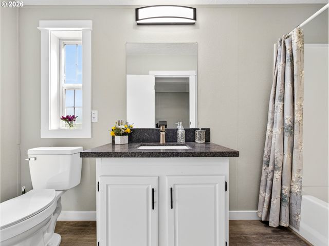 17520 Se 82ND Dr 2, Clackamas, OR 97015