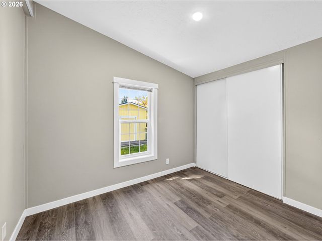 17520 Se 82ND Dr 2, Clackamas, OR 97015