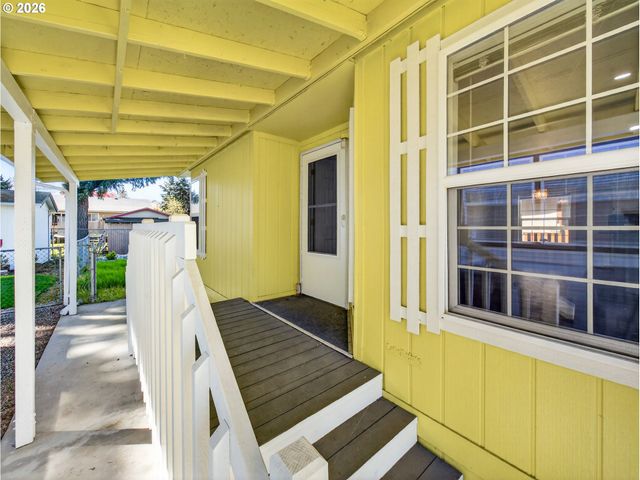 17520 Se 82ND Dr 2, Clackamas, OR 97015