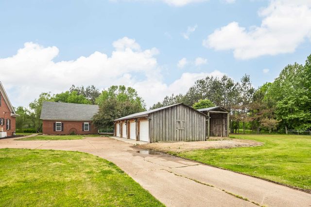 1095 CULBREATH RD, Covington, TN 38019