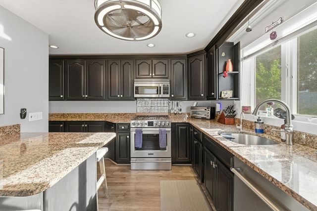 5 W Kenneth St, Lawrence, MA 01843