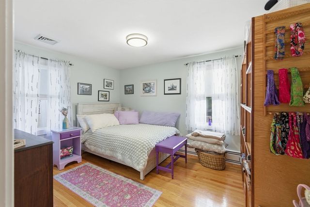 5 W Kenneth St, Lawrence, MA 01843