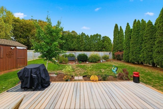 5 W Kenneth St, Lawrence, MA 01843