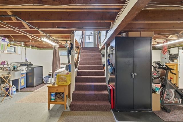 5 W Kenneth St, Lawrence, MA 01843