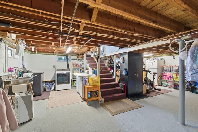 5 W Kenneth St, Lawrence, MA 01843