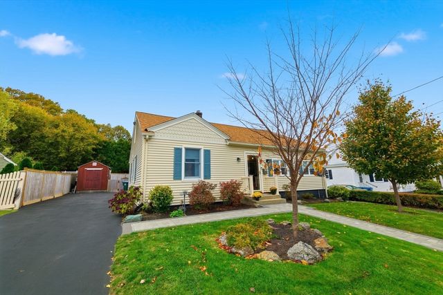 5 W Kenneth St, Lawrence, MA 01843