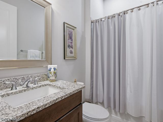 8947 Saint Lucia DR, Naples, FL 34114