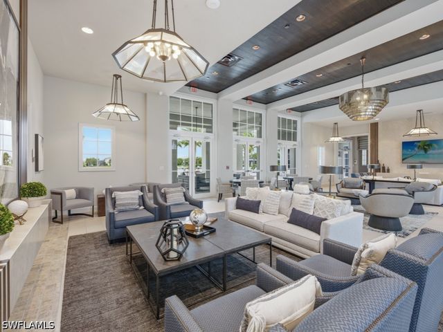 8947 Saint Lucia DR, Naples, FL 34114