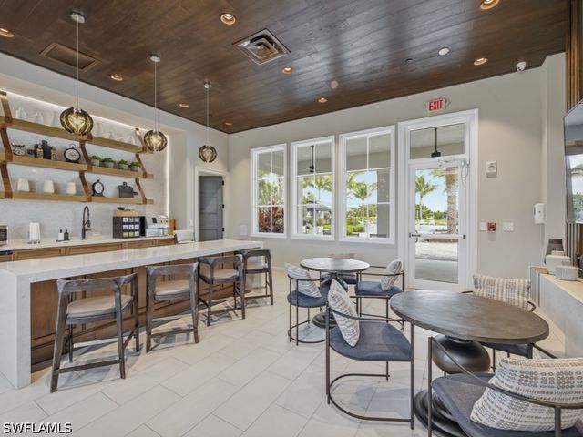 8947 Saint Lucia DR, Naples, FL 34114