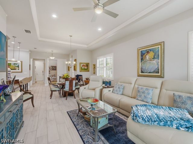 8947 Saint Lucia DR, Naples, FL 34114