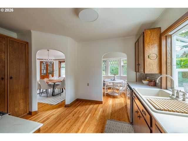 3838 Se GLENWOOD St, Portland, OR 97202