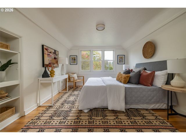 3838 Se GLENWOOD St, Portland, OR 97202