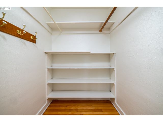 3838 Se GLENWOOD St, Portland, OR 97202