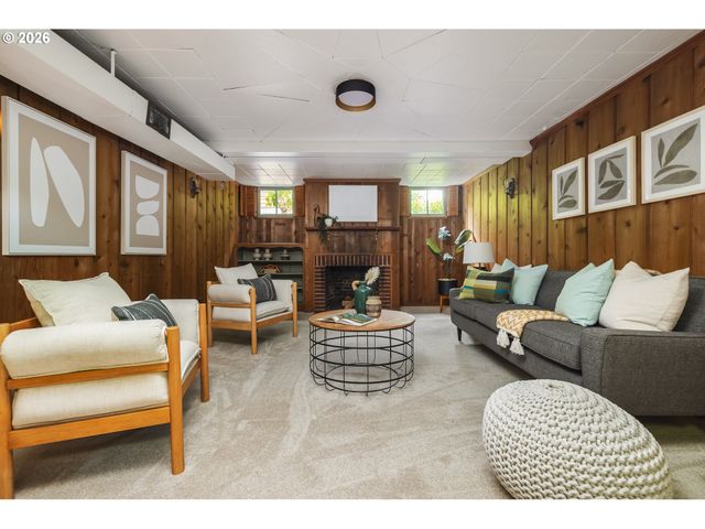 3838 Se GLENWOOD St, Portland, OR 97202