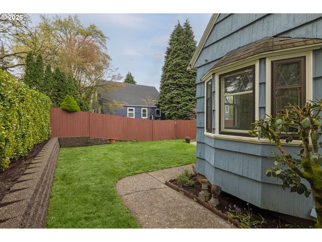 3838 Se GLENWOOD St, Portland, OR 97202