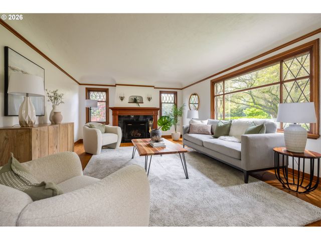 3838 Se GLENWOOD St, Portland, OR 97202