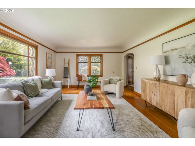 3838 Se GLENWOOD St, Portland, OR 97202