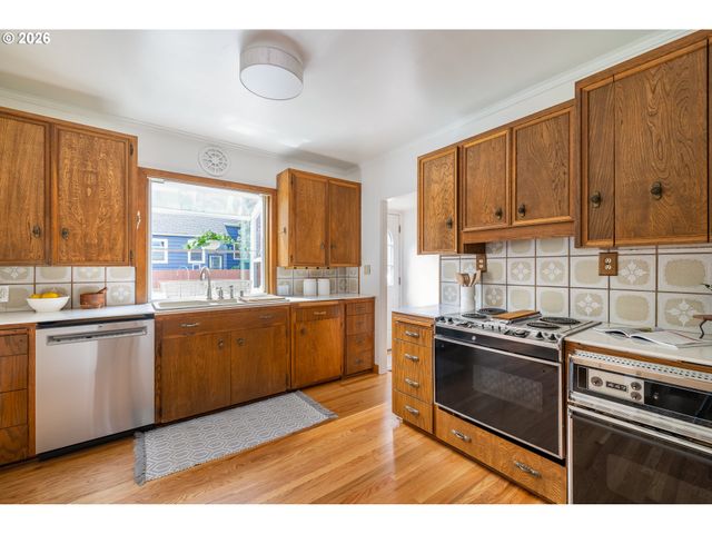 3838 Se GLENWOOD St, Portland, OR 97202