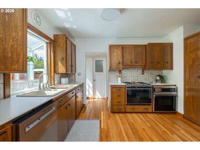 3838 Se GLENWOOD St, Portland, OR 97202