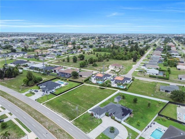 241 El Dorado BLVD S, Cape Coral, FL 33991