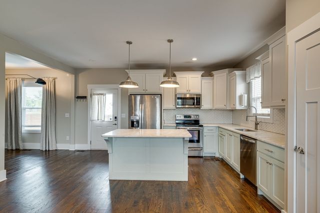 2215 11th Ave, N, Nashville, TN 37208