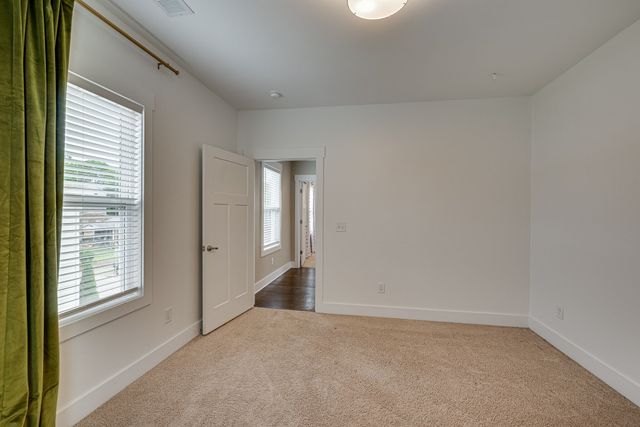 2215 11th Ave, N, Nashville, TN 37208