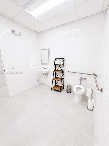 1110 Ponce De Leon Blvd, Coral Gables, FL 33134