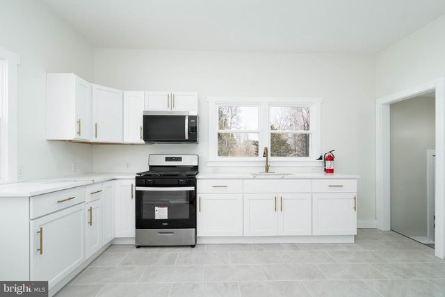 528 W MAIN ST, Millville, NJ 08332