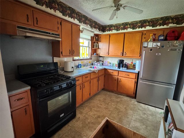 1220 Fresa Road, Pasadena, TX 77502