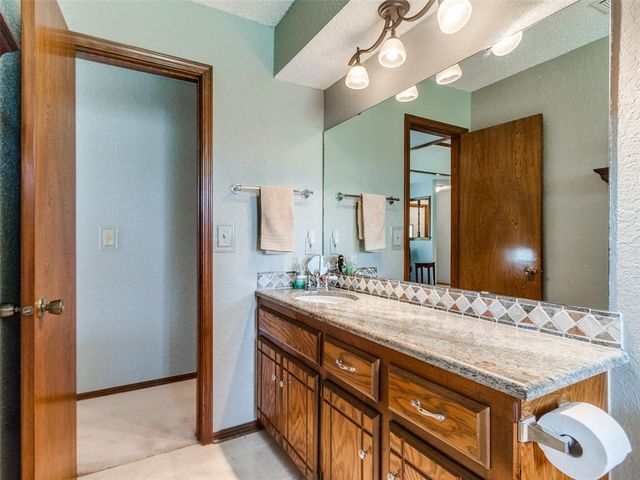46 Shady Grove Road, Mcloud, OK 74851