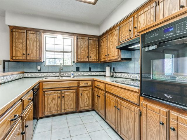 46 Shady Grove Road, Mcloud, OK 74851
