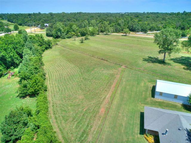 46 Shady Grove Road, Mcloud, OK 74851
