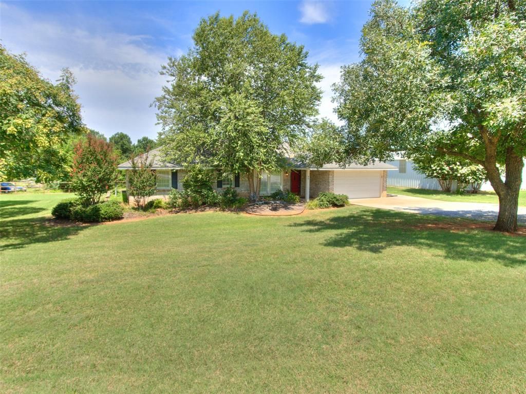 46 Shady Grove Road, Mcloud, OK 74851