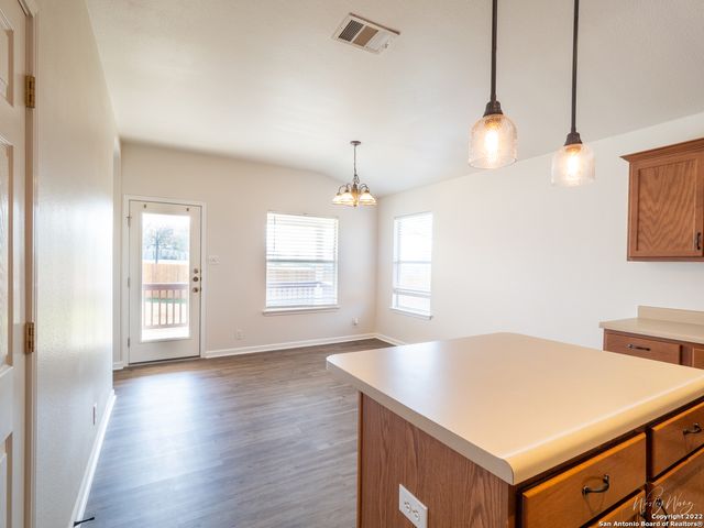129 CRANE CREST DR, New Braunfels, TX 78130