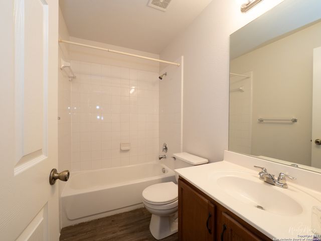 129 CRANE CREST DR, New Braunfels, TX 78130
