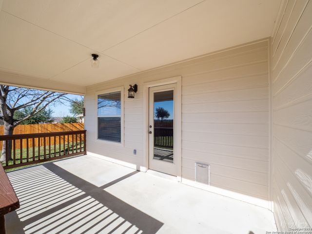 129 CRANE CREST DR, New Braunfels, TX 78130
